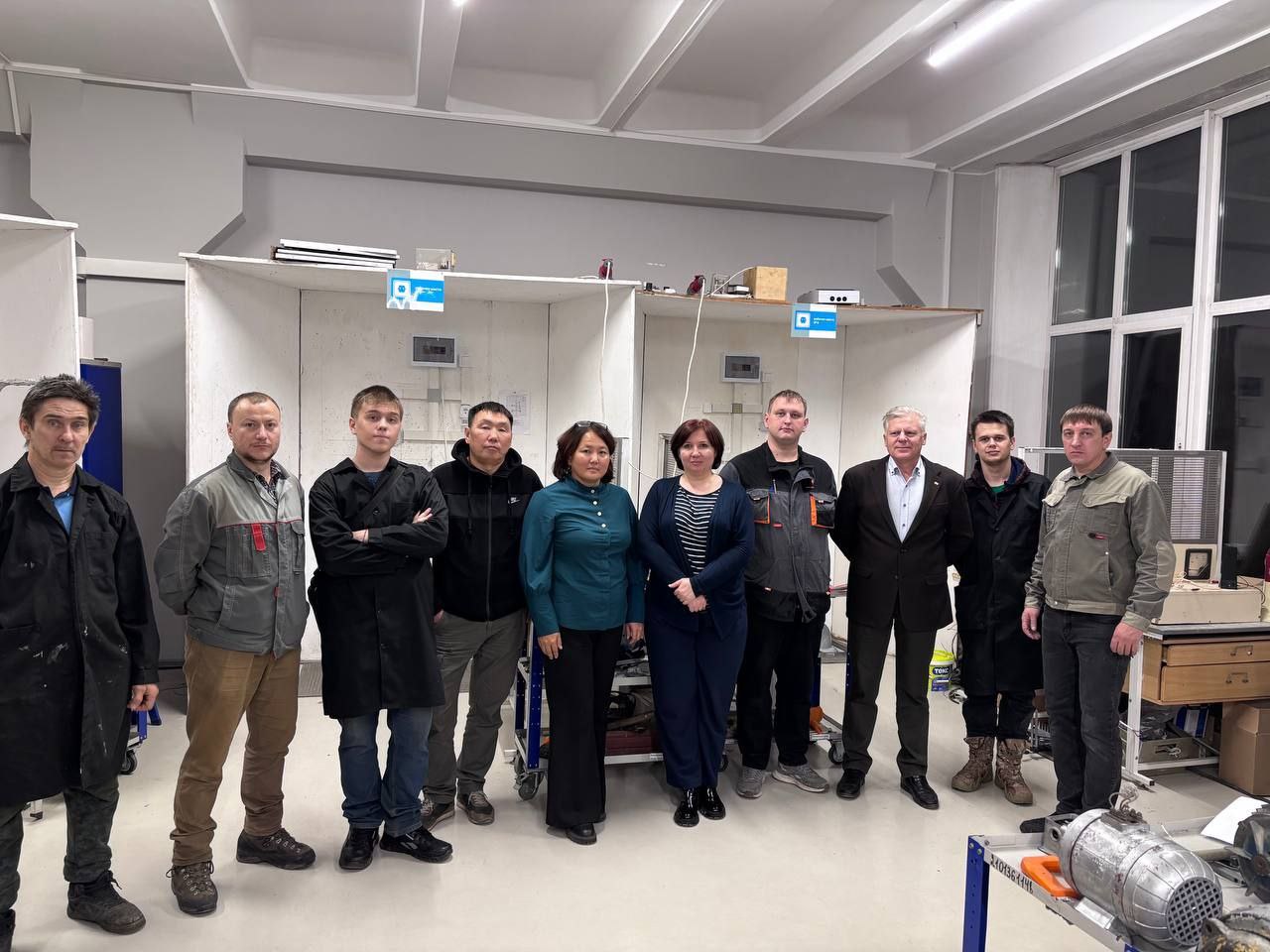 🚀 Новая глава открыта: выпускники Иркутского техникума авиастроения и материалообработки готовы к покорению электроэнергетических вершин! ⚡️