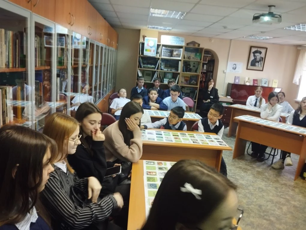 В Иркутской библиотеке прошел захватывающий интеллектуальный поединок "Знатоки земли Иркутской"! 