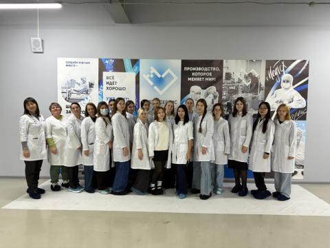 Шаг в профессию: Экскурсия студентов медколледжа в динамично развивающееся предприятие