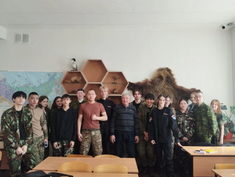 Встреча с легендой охотоведения: студенты Иркутского техникума экономики и права получили бесценный опыт