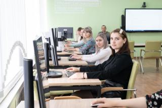 Завершилось обучение по дополнительным профессиональным программам «Методика формирования и оценки умений и навыков в соответствии с требованиями компетенции Программные решения для бизнеса (включая стажировку)» и «Методика формирования и оценки умений и 